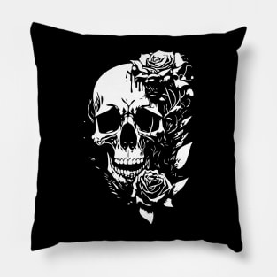 rock skull and roses Pillow