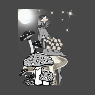 Absorbing Of The Moon - Goddess Of Mushrooms T-Shirt