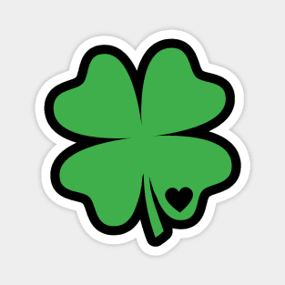 St Patricks Day Shirt Women Irish Green Clover Heart Magnet