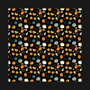 Halloween Pumpkins and Gold Leaf Pattern T-Shirt