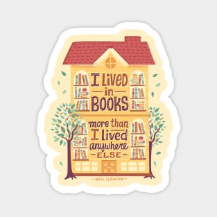 Lived in books Magnet