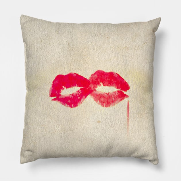 Labios pintados Pillow by Sauher