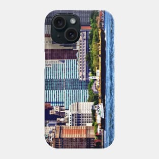 Manhattan NY - Tugboat Pushing Barge Near Manhattan Skyline Phone Case