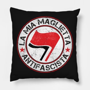 la mia maglietta antifascista Pillow