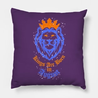 Vintage Kings Birthday in August Essential Gift T-Shirt Pillow