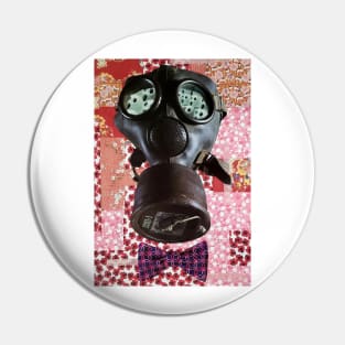 Maximalist Gas Mask Pin