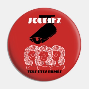 Souriez Pin