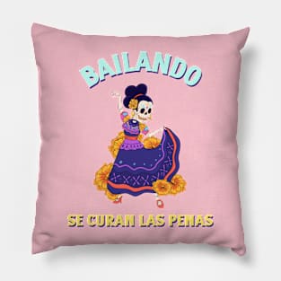 dia de los muertos bailando Pillow