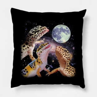 Gecko Grace MOON Art Celebrating the Elegance of Leopard Geckos Pillow