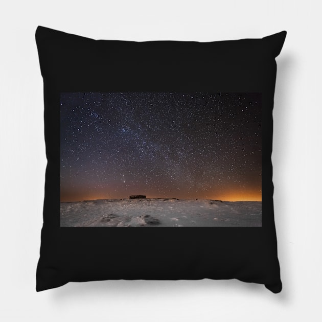 PANSTARRS Comet over Fan Brycheiniog, Carmarthen Fan, Brecon Beacons Pillow by dasantillo