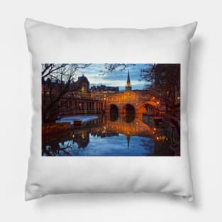 Pulteney Bridge and River Avon in Bath Pillow