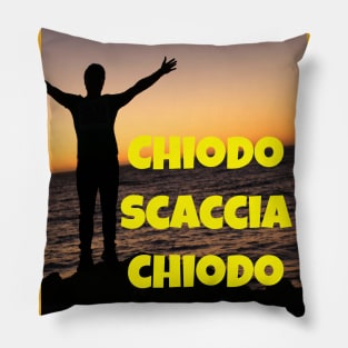 Chiodo scaccia chiodo Pillow