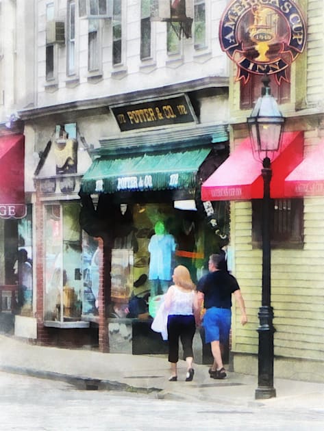 Newport RI - Thames Street Kids T-Shirt by SusanSavad