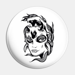 Skull woman Pin