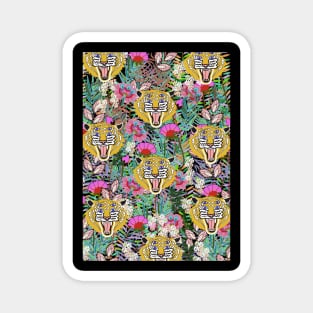 wild cats pattern Magnet