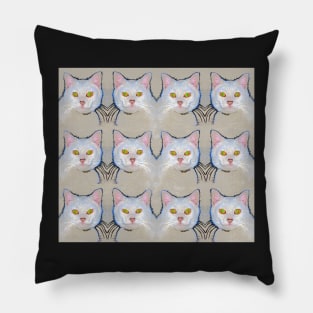 Green eyes Pillow