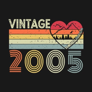 Seventeen Years Old Vintage 2005 Retro 17th Bday Party T-Shirt