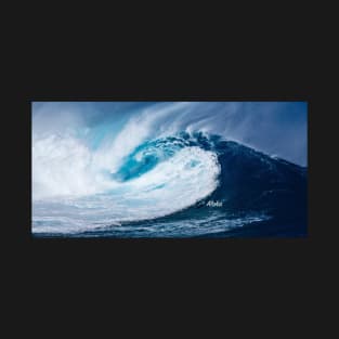 Powerful blue ocean wave T-Shirt