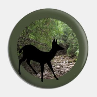 Doe in green Pin