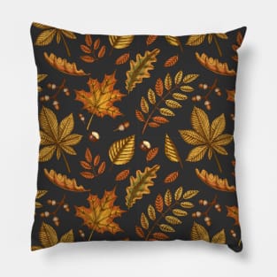 Autumn  pattern with leaves Pillow