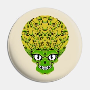 Alien t-shirt Pin