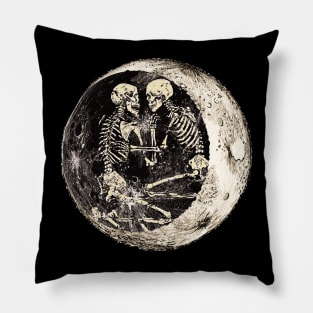 love to the moon and back Pillow