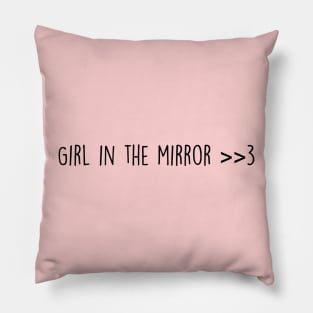 Girl in the mirror Pillow