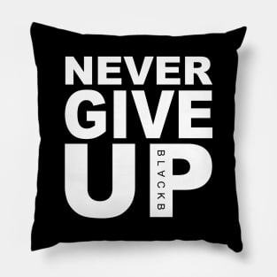 Mo Salah Never Give Up White Pillow