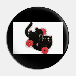 Gato negro jugando con rosas Pin