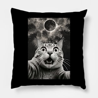 Funny cat selfire with total solar eclipse in forest 2024 Pillow