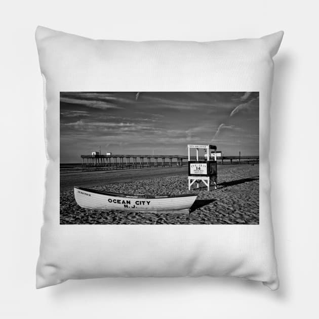 A Beach Scene In Black And White Pillow by JimDeFazioPhotography