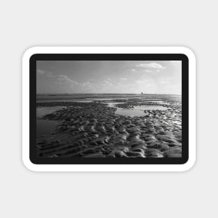 beach in black and white Magnet