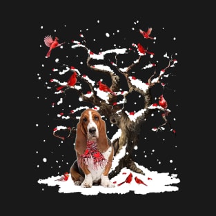 Basset Hound Scarf Cardinal Snow Christmas T-Shirt