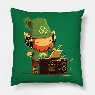 leprechaun st paddy Pillow