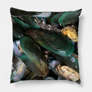 mussels texture background Pillow