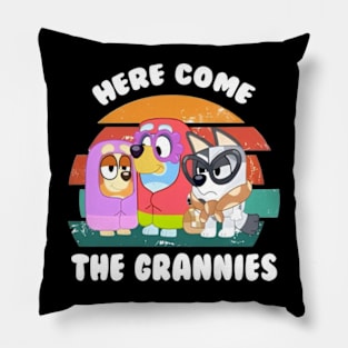 Here come the grannies - Retro Pillow