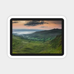 Glyn Tarell from Craig Cerrig-gleisiad with Pen y Fan and Corn Du, Brecon Beacons National Park, Wales Magnet