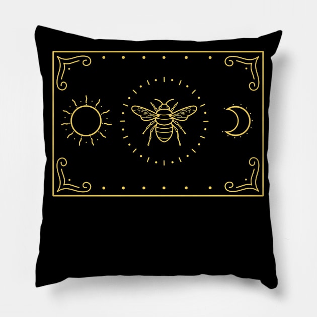 Queen bee Pillow by Jasmwills