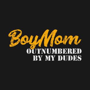 Boymom outnumbered by my dudes shirt gift T-Shirt