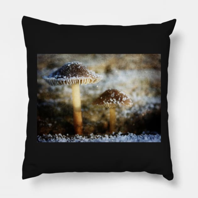 Pixie Lamps Textured Pillow by gracethescene