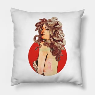 Gorgona Pillow