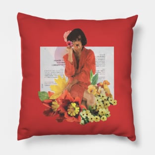 Charly Garcia en bata Pillow