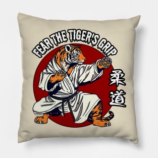 Fear the tiger's grip Pillow