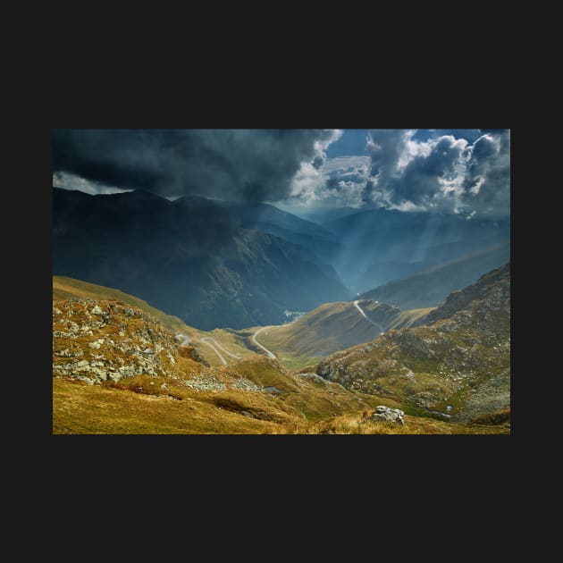 Mountains and clouds landscape by naturalis