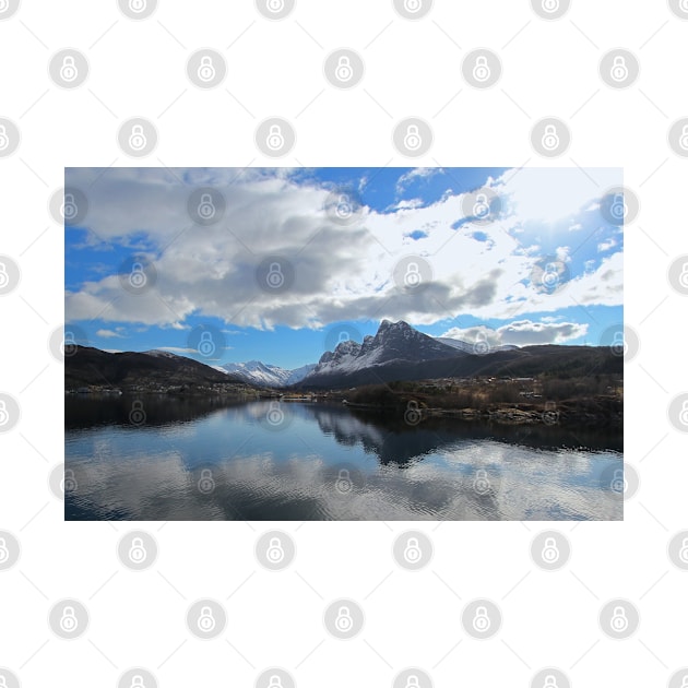 Mountains of Norway near Ørnes by ztrnorge