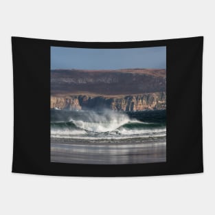 Chailgeag breakers Tapestry