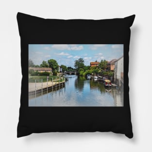 The River Avon At  Tewkesbury Pillow