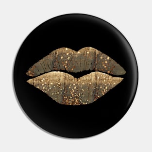 Golden Motes Kiss Pin