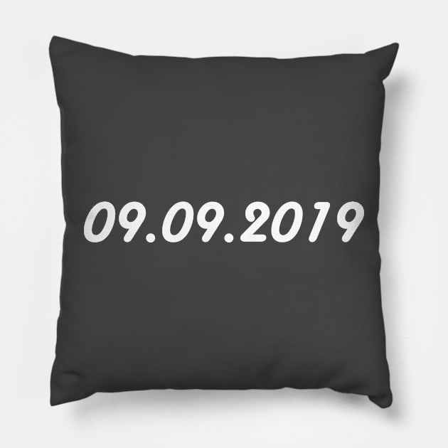 09.09.2019 White Pillow by SanTees