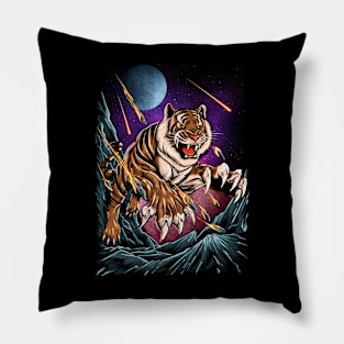 TIGER IN ACTION Pillow